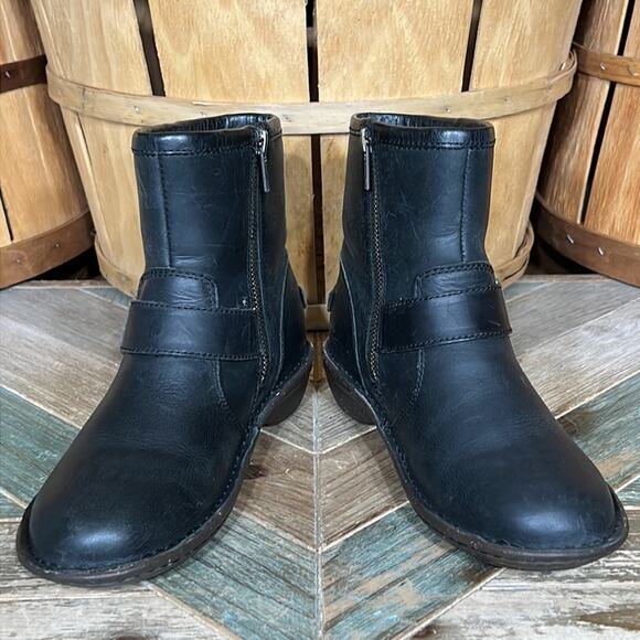 UGG Bryce Buckle Black Leather Shearling Lined Zip-Up Ankle Boots Womens Size 5 - Picture 7 of 12